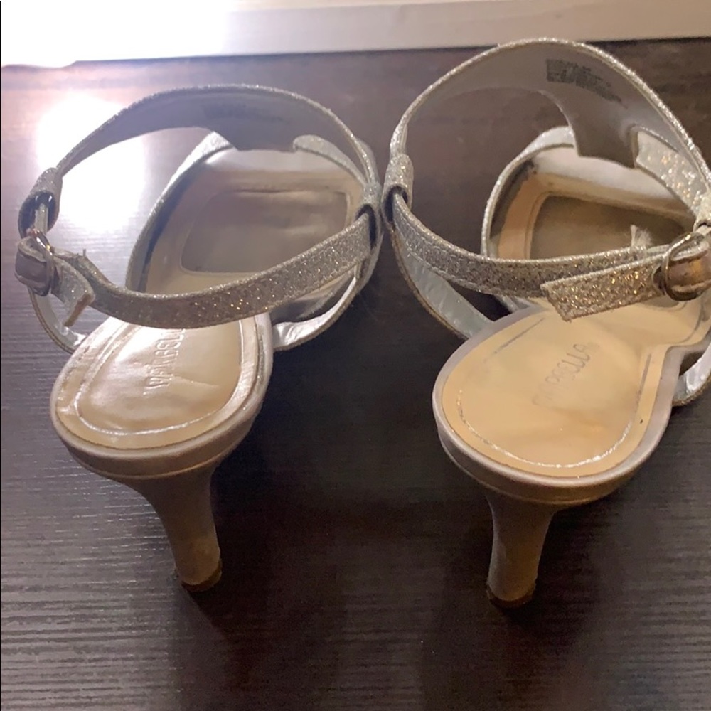 Heels - Picture 3 of 3